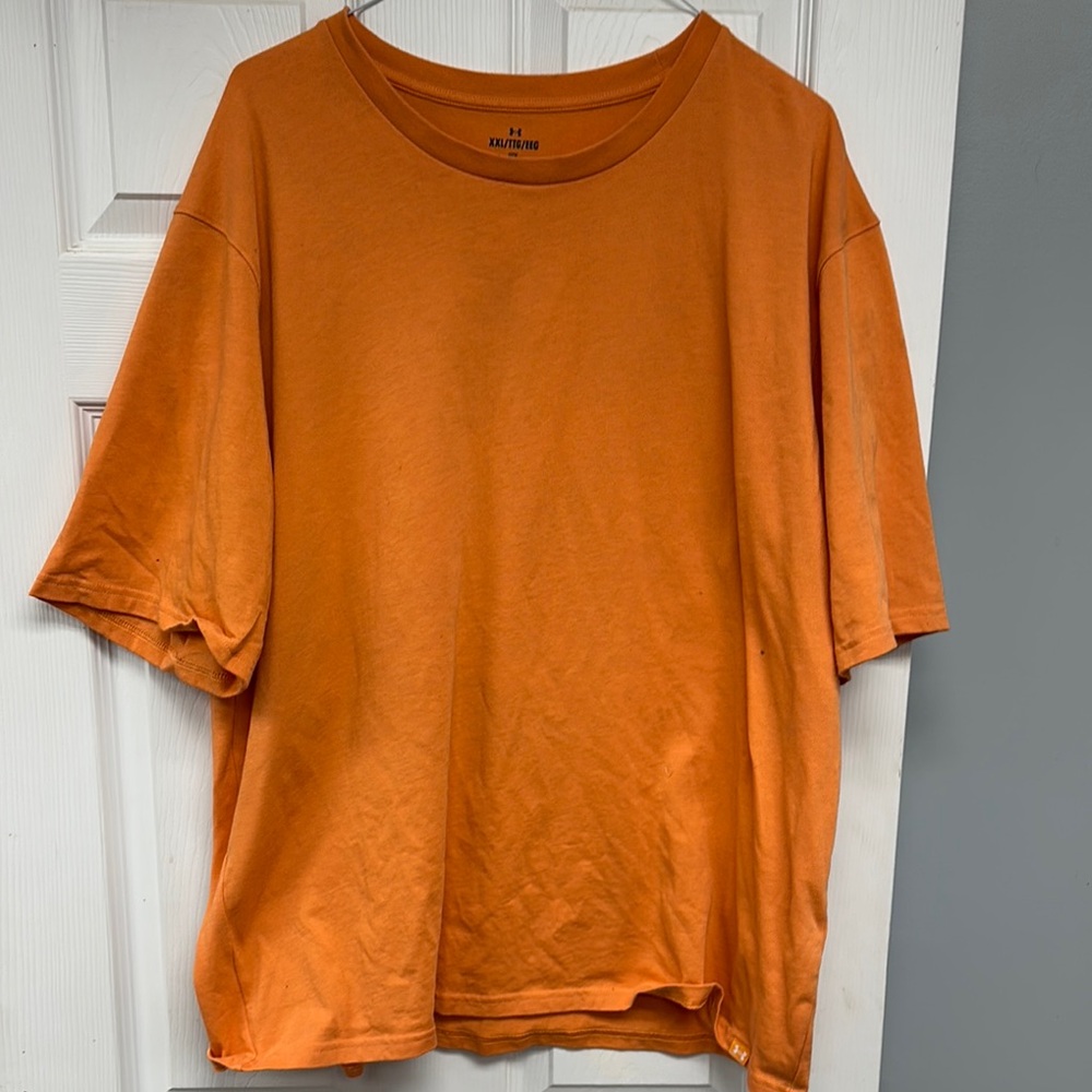 Under Armour Orange Short Sleeve Tee with Crew Neck and Relaxed Fit